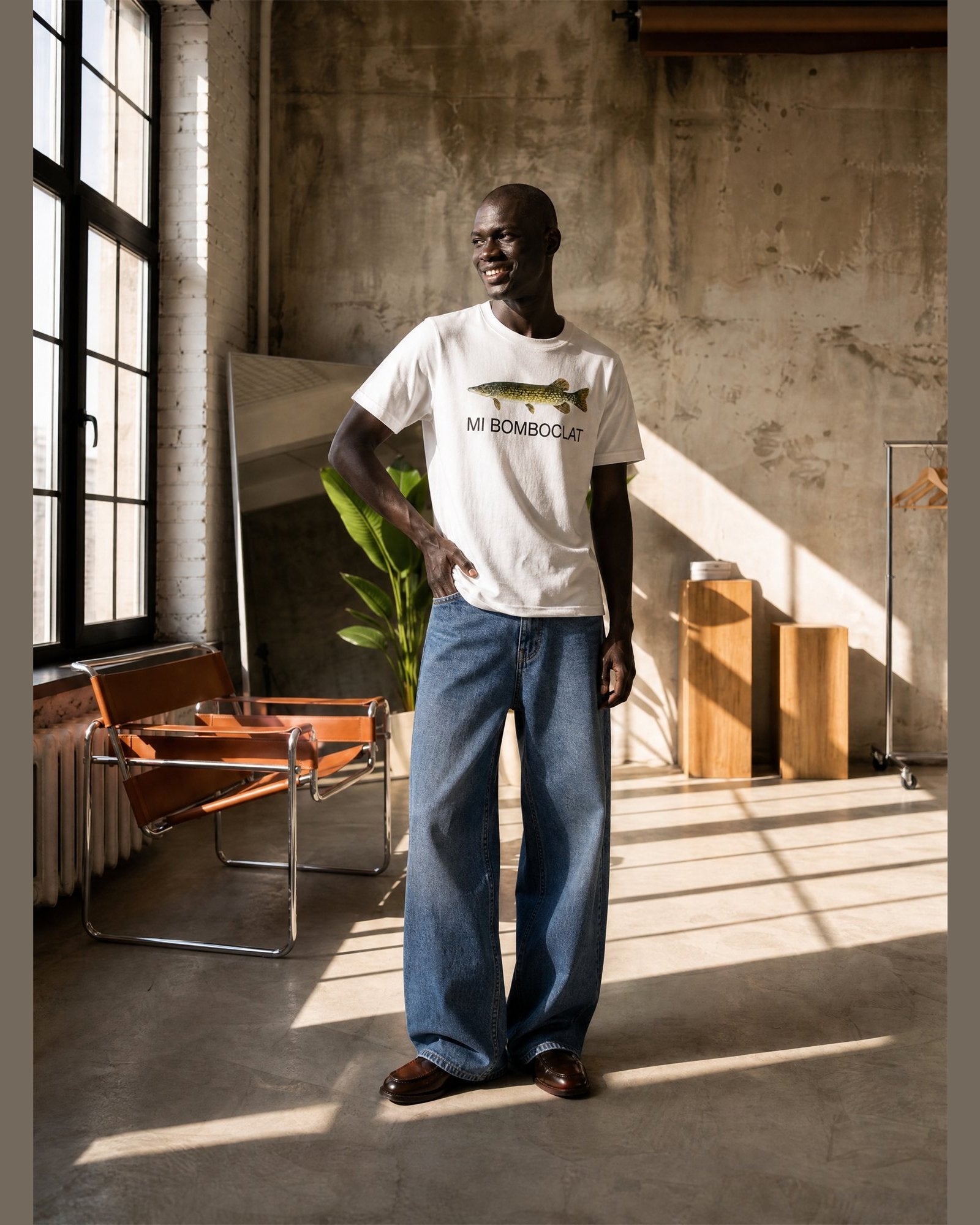 Man wearing the MI BOMBOCLAT heavyweight boxy tee in White